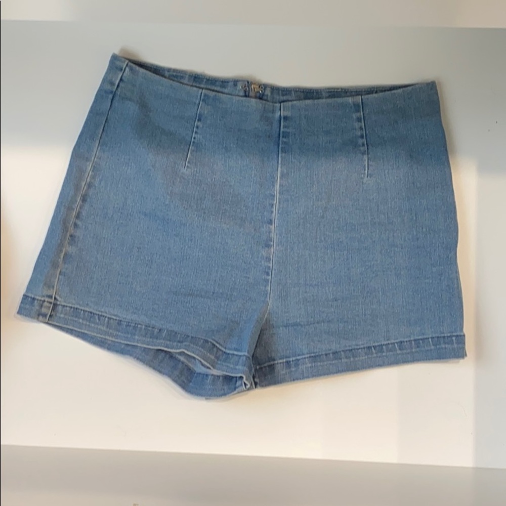 Hot pants
